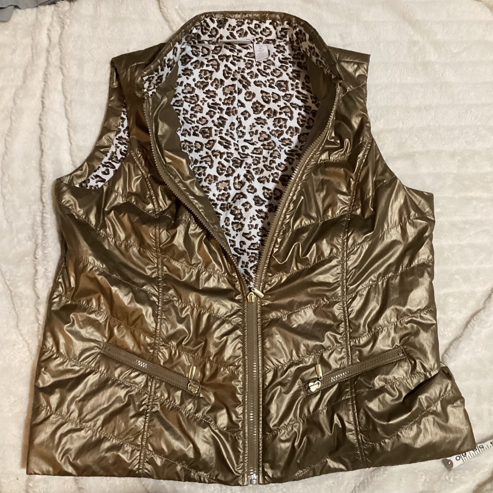 Chico's Women’s Metallic Gold Vest Leopard Lining, lightweight packable Size 2
